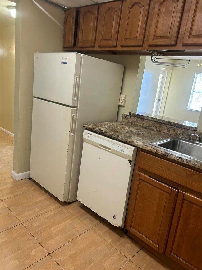 Photo - 4304 NW 9th Ave Unidad .