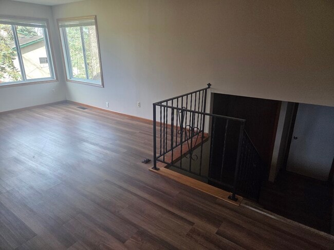 Photo - 803 1st Ave NW