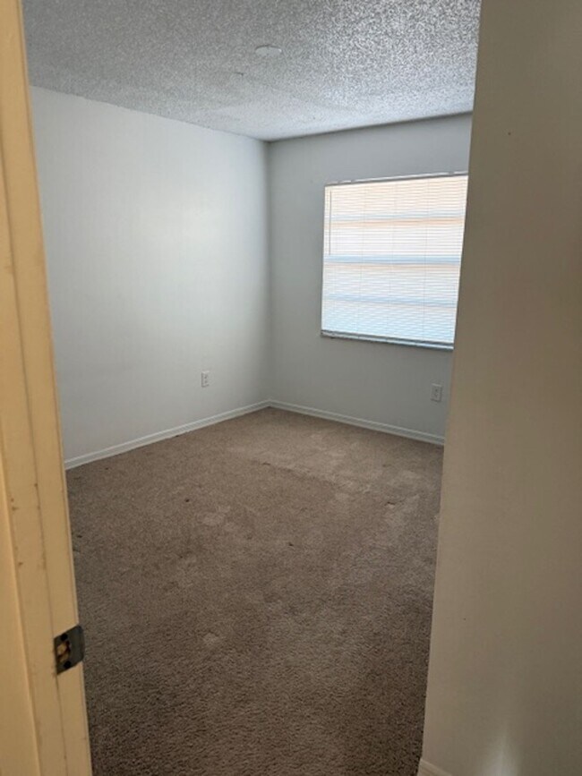 Photo - CORAL GARDENS 2-BEDROOM CONDO Unit M034