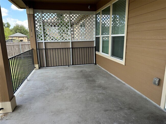 Photo - 13904 Lyndon B Johnson St