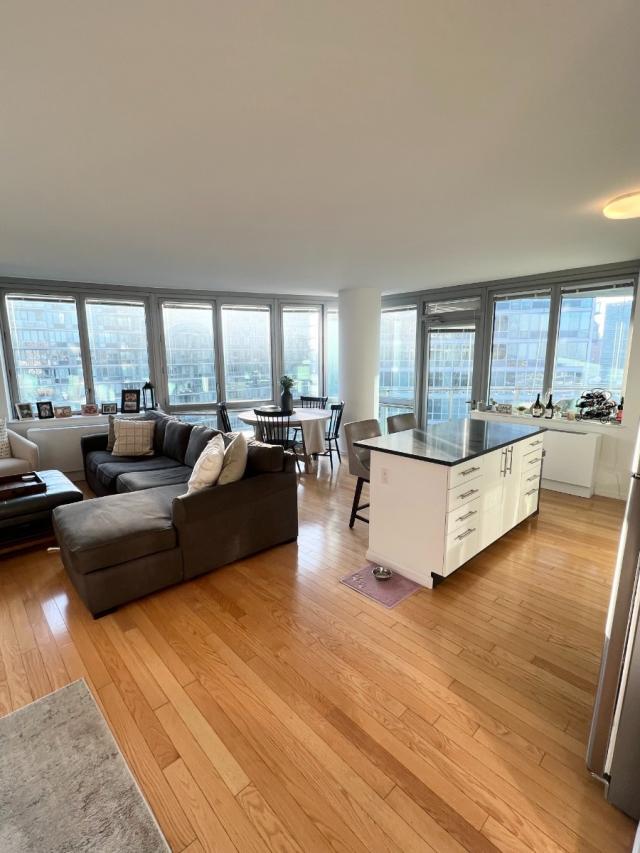 2 bedroom in LONG ISLAND CITY NY 11109 - 2 bedroom in LONG ISLAND CITY NY 11109 Condo Unit 2213