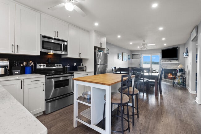 Photo - 536 N Cogswell Dr
