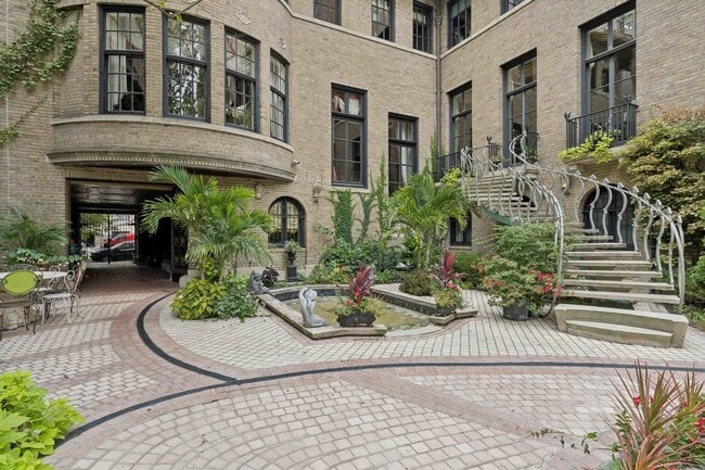 Photo - 1355 N Astor St