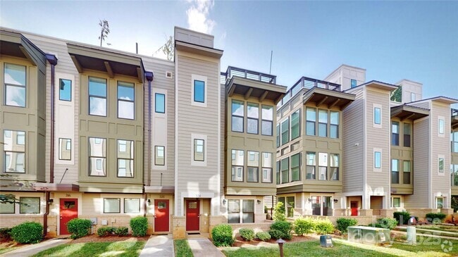 Building Photo - 324 Uptown W Dr Rental