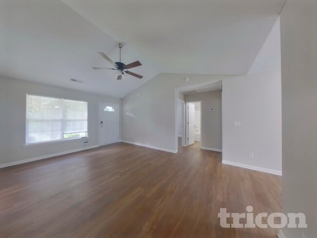 Photo - 113 E Panther Creek Rd