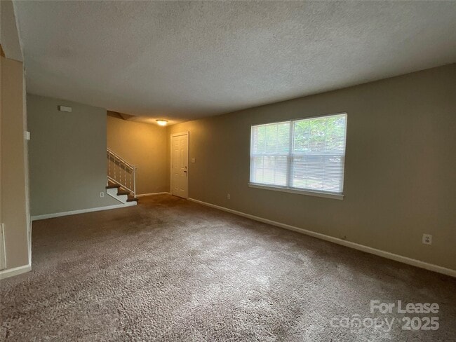 Photo - 8913 Hunter Ridge Dr