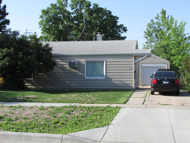 Building Photo - 2 BEDROOM | 1 BATH | SINGLE GARAGE | ROBBINSDALE | 12 MONTH LEASE