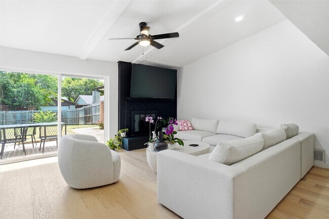 Photo - 1820 Castille Dr