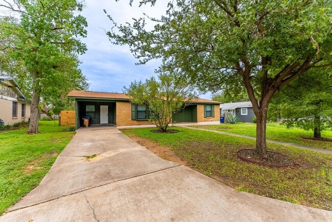 Photo - Incredible Windsor Park location right in the heart of Austin!