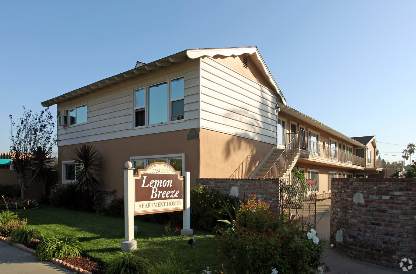 Photo - Lemon Breeze Apartments