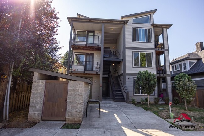 Photo - 110 N Blandena St