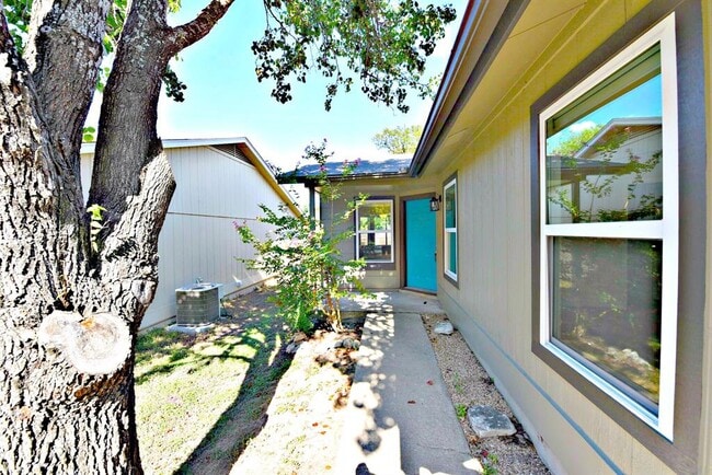 Photo - 12719 Acadian Trail