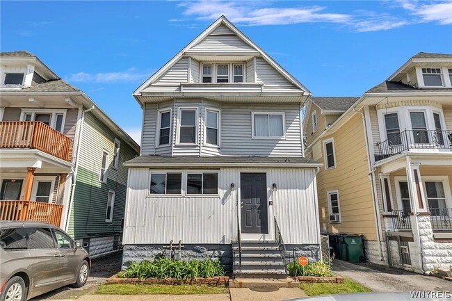 Photo - 215 Stevenson St