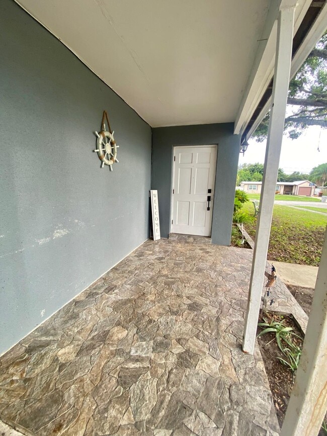Photo - 2076 7th Ave SW