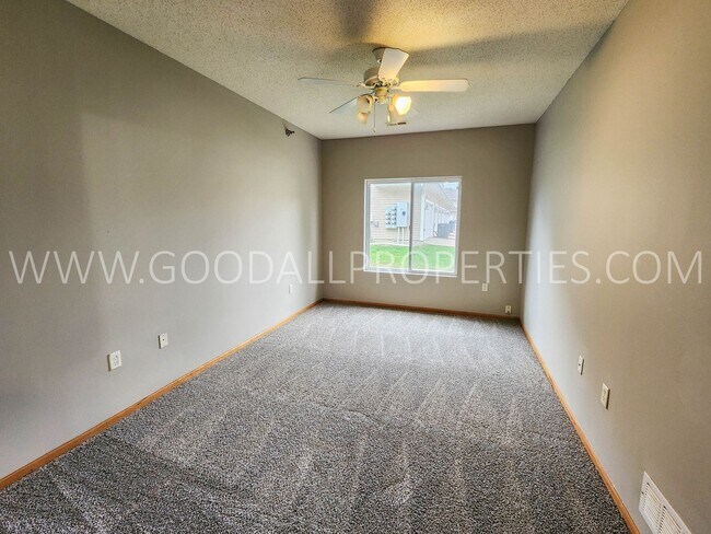 Photo - 3 bedroom townhome in Ankeny Unit G6
