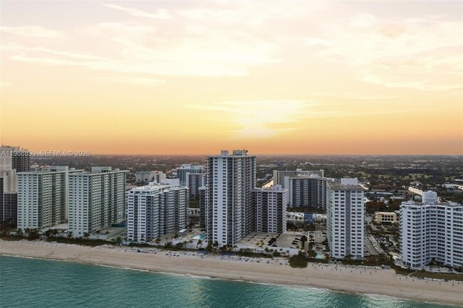 Photo - 3500 Galt Ocean Dr Unidad 2314