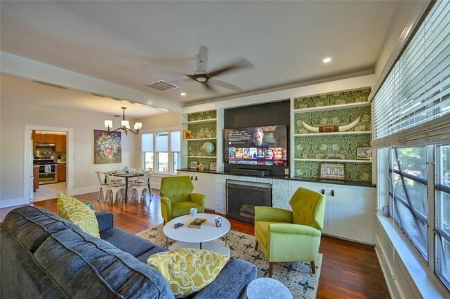 Photo - 2408 Hillview St