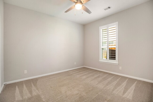 Building Photo - 2502 Bay Hill Dr