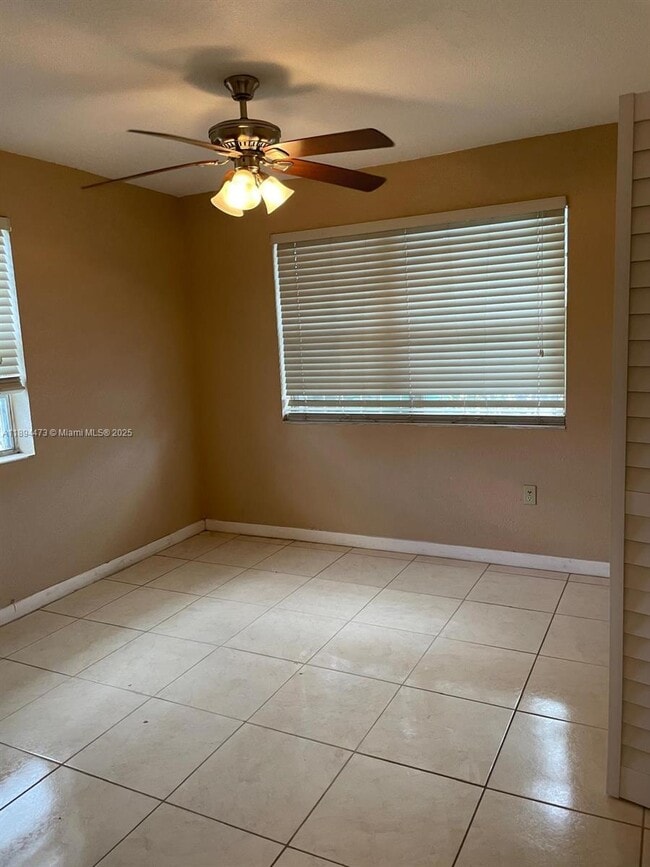Photo - 518 NW 179th St