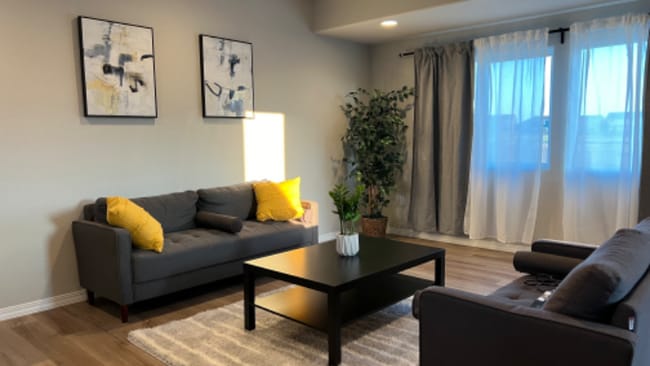 Photo - 5235 Aeroglide Lp