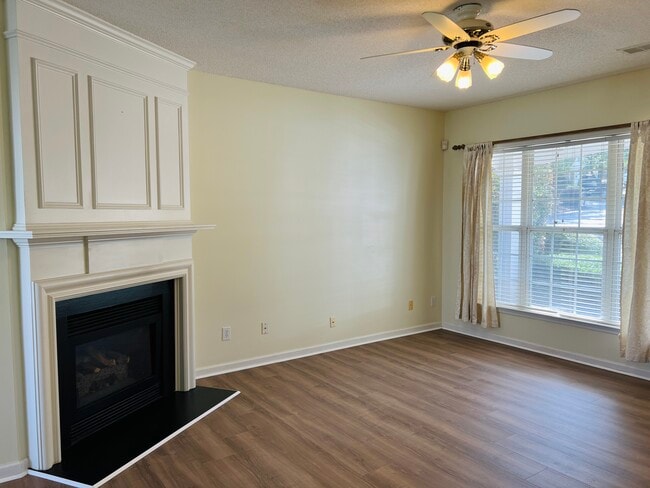 Photo - 205 Wellisford Ct