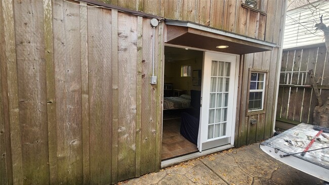 Building Photo - 2317 Southgate Blvd