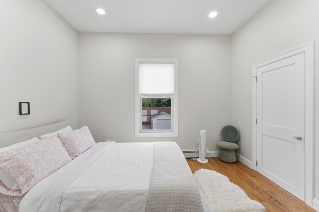 Photo - 169 Knight St Unit 2