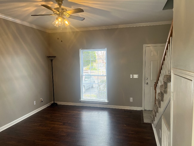 Photo - 243 W Smith St