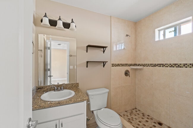 Photo - 418 Lotto Ln Unit 2