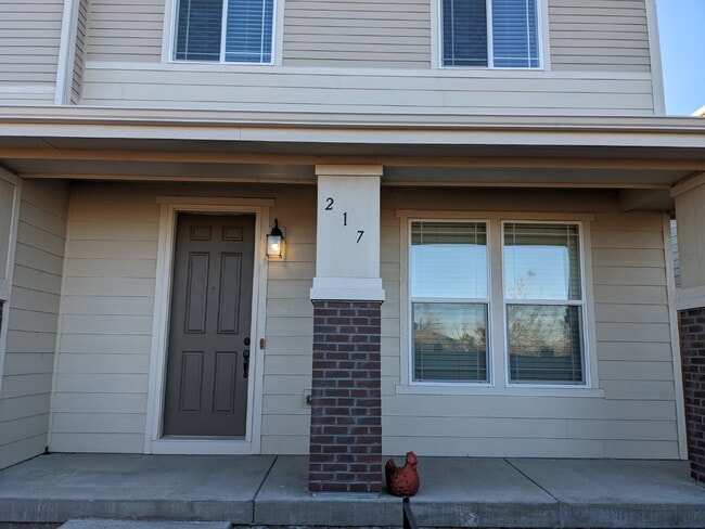 Building Photo - Luxury Open Concept Townhome in Quiet Littleton Neighborhood Complete with Mountain Views!