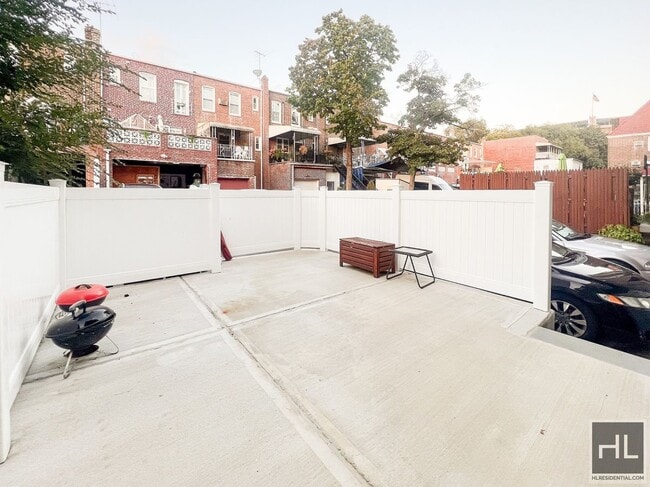 Building Photo - DARTMOUTH STREET Rental
