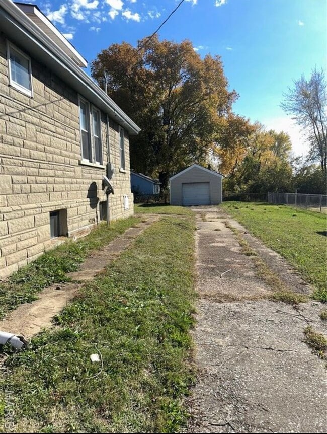 Photo - 5820 Helen Ave