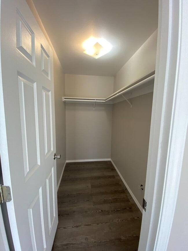 Photo - 1915 Cornell Ave