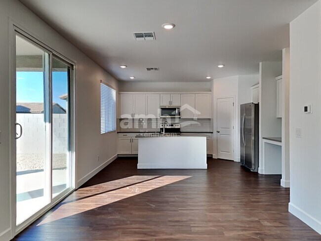 Photo - 17145 Puget Ave