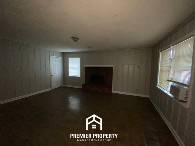 Photo - 1716 Warner Ave