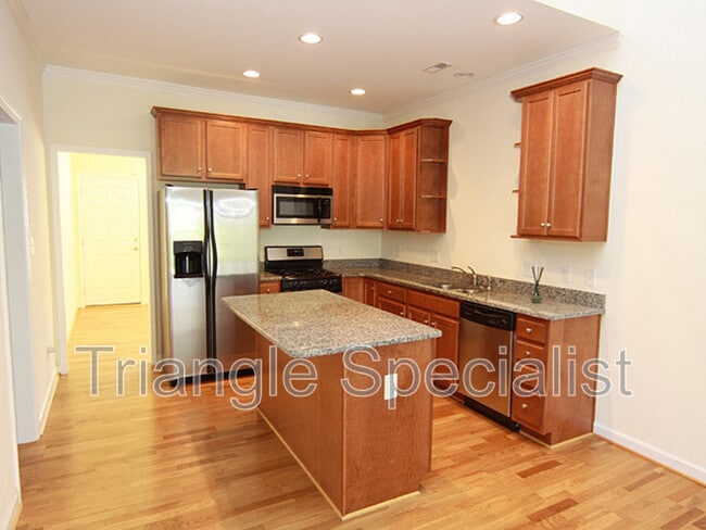 Photo - 7236 Aquinas Ave