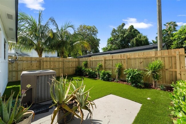 Photo - 2440 SW 3rd St Casa