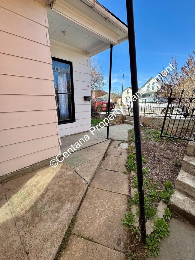 Photo - Three Bedroom One Bathroom in Uptown Butte