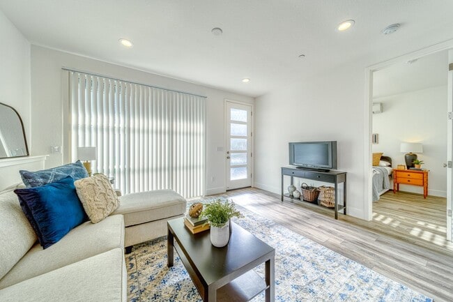 Photo - Phase 1 Bungalow Rental - Lot D40 Main Unidad D40  1