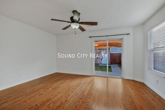 Photo - 1234 Riverbrook Dr