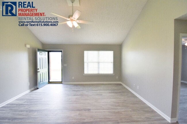 Photo - Adorable 3 bedroom home in Murfreesboro! Attached garage and fenced in yard!