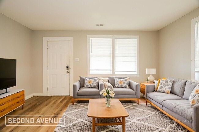 Photo - 315 3rd St N