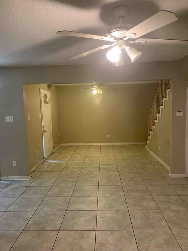 Photo - 708 Vouray Dr