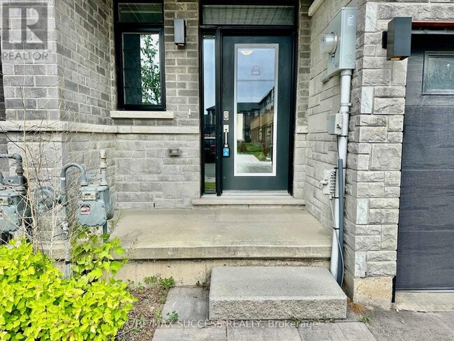 Photo - 461 Blackburn Dr