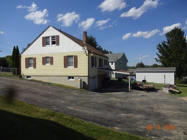 Building Photo - 60 Summit Ridge Rd SW