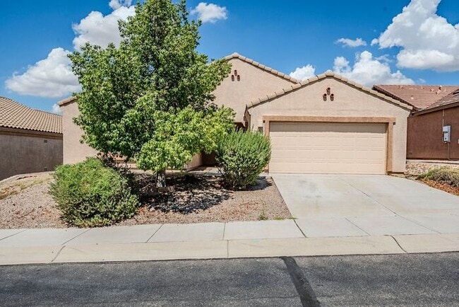 Photo - Pending/ Rented - Bright & Airy 4-Bedroom ...