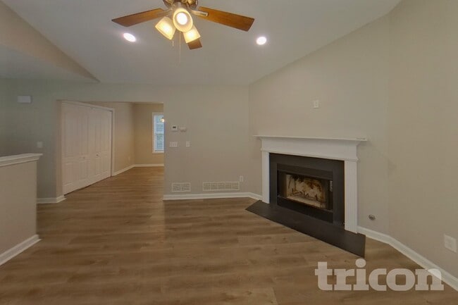 Photo - 157 Millwheel Dr