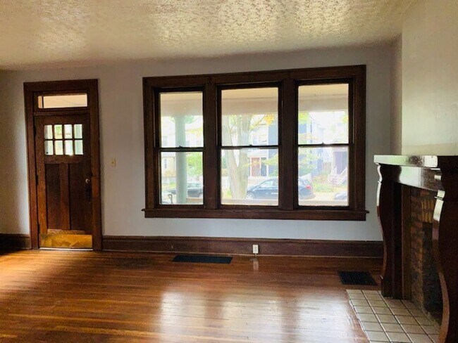 Photo - 1228-1232 Harrison Avenue Unidad 1228