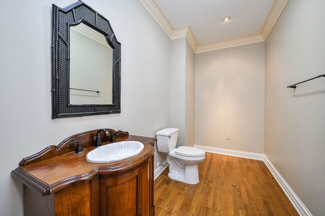 325 Delnor Glen Dr