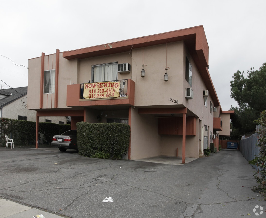 Photo - 12126 Oxnard St Apartments